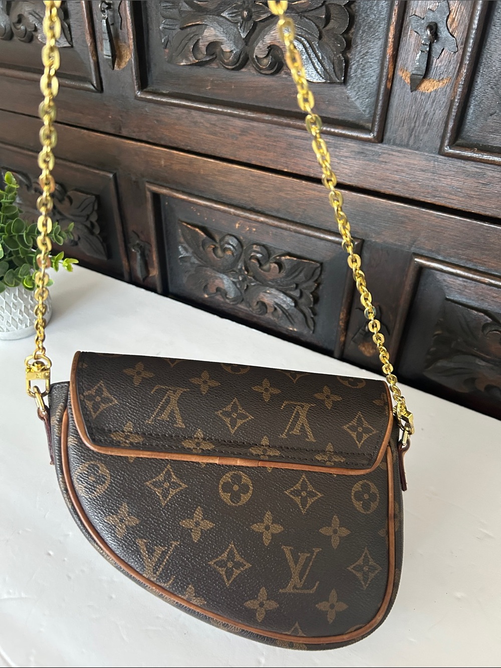 Beautiful Brown Monogram Saddle Bag with Gold Chain Strap - Picture 5 of 13